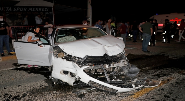Muğla’da iki otomobil çarpıştı: 8 yaralı