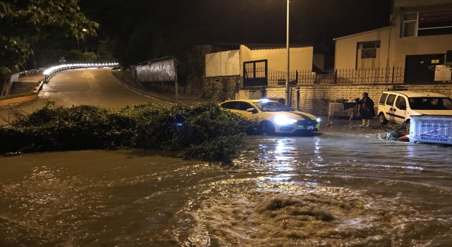 Zonguldak’ta sağanak ve şiddetli rüzgar etkili oldu