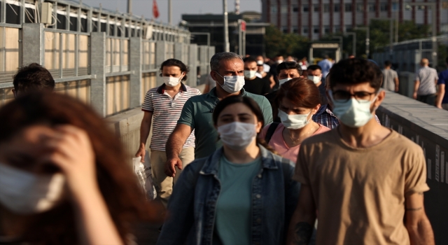İstanbul’da sokağa çıkma kısıtlamasının sona ermesiyle trafik yoğunluğu arttı