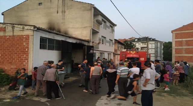 Bursa’da bir depoda çıkan yangın söndürüldü