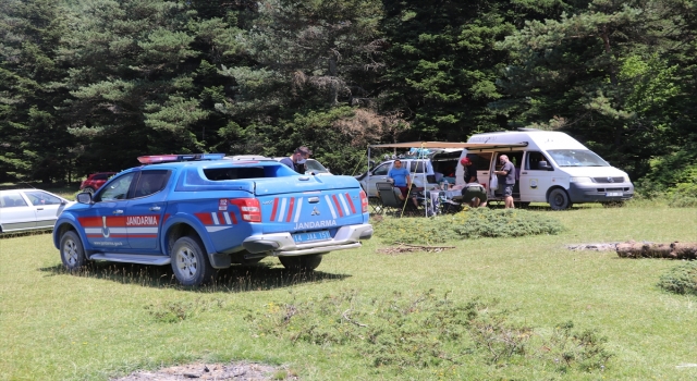 Bolu’da jandarma ekipleri, piknik alanları dışında ateş yakılmasına müsaade etmiyor