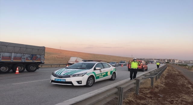 Gaziantep’te tır tarım işçilerine taşıyan minibüse çarptı: 3 ölü, 16 yaralı