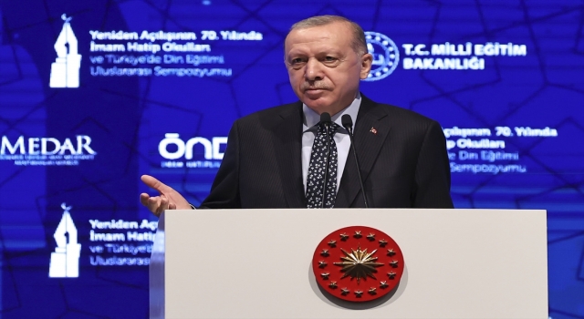 Cumhurbaşkanı Erdoğan, İmam Hatip Okulları ve Türkiye’de Din Eğitimi Sempozyumu’nda konuştu: (1)
