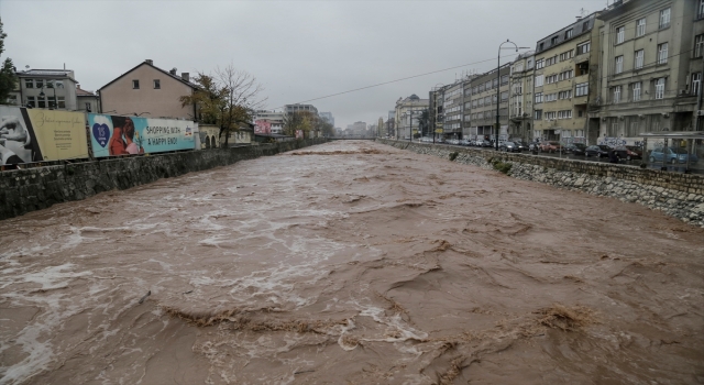 Bosna Hersek’te etkili olan şiddetli yağış sele neden oldu