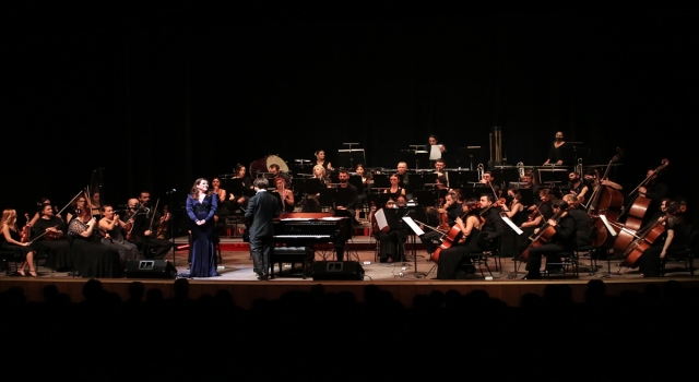 Mersin Devlet Opera ve Balesi ”Kadın’ım” eserini seyircisiyle buluşturdu