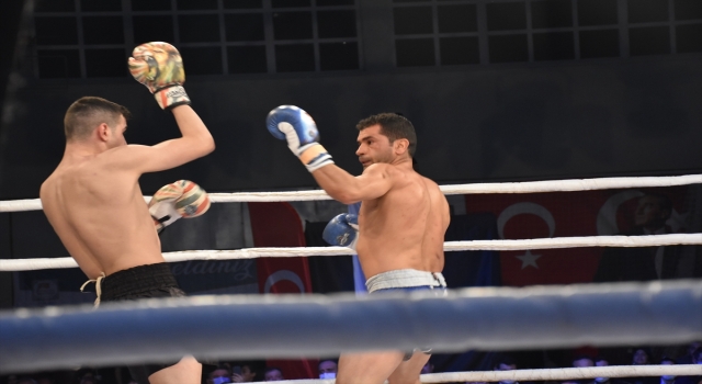 Adana’da ”Star Fight Arena Muaythai Gecesi” düzenlendi