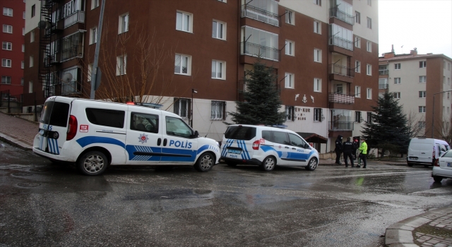 Uşak’ta misafirliğe gittiği evde av tüfeğiyle vurulan kişi ağır yaralandı