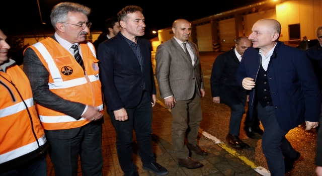 Bakan Karaismailoğlu, Bolu Dağı’nda Karayolları işçileriyle sahur yaptı: