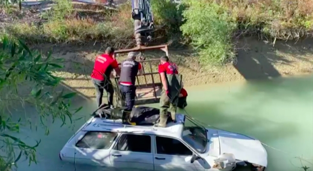 Mersin’de sulama kanalına devrilen otomobilin sürücüsü öldü