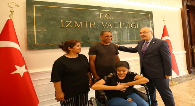 Vali Köşger’den, babasının sınıfına kadar sırtında taşıdığı Sema’ya tekerlekli sandalye