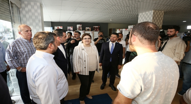 Aile ve Sosyal Hizmetler Bakanı Yanık, Adana’da esnaf ziyaretinde konuştu:
