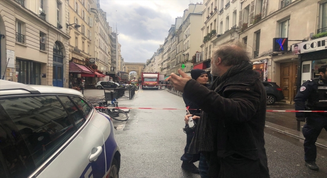 Paris’te 70 yaşlarında bir kişinin silahla ateş açması sonucu 2 kişi öldü, 4 kişi yaralandı