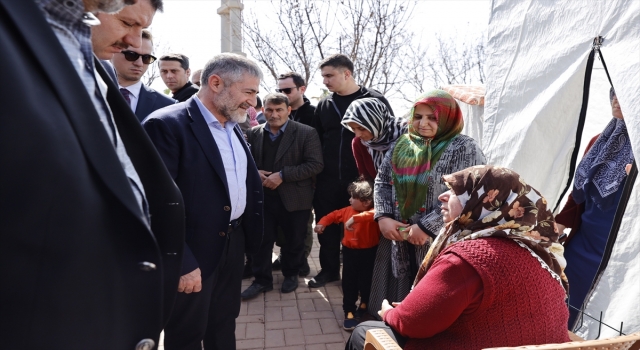 Hazine ve Maliye Bakanı Nebati, Şanlıurfa’da depremzedeleri ziyaret etti
