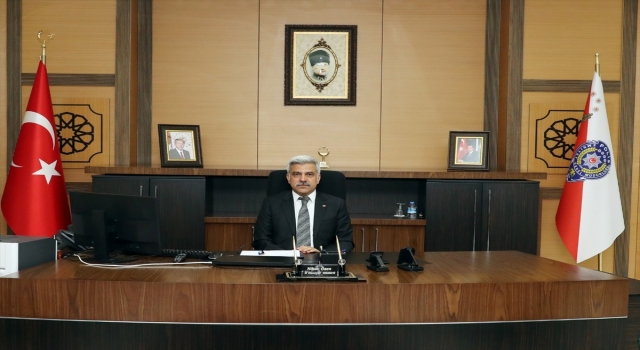 Göreve başlayan Emniyet Müdürü Özen hediye yerine depremzedelere yardım yapılmasını istedi