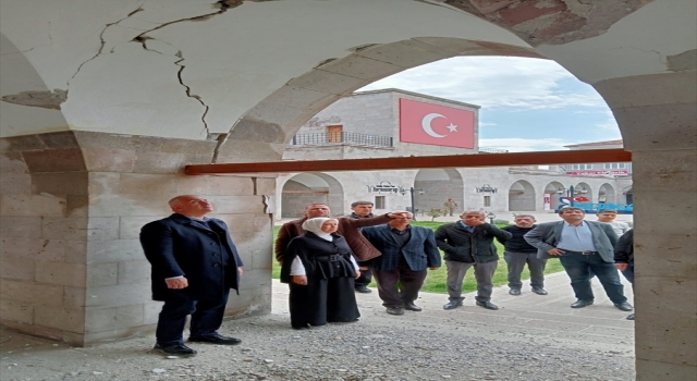 Bakan Ersoy, depremlerden etkilenen Malatya’daki tarihi yapıları inceledi