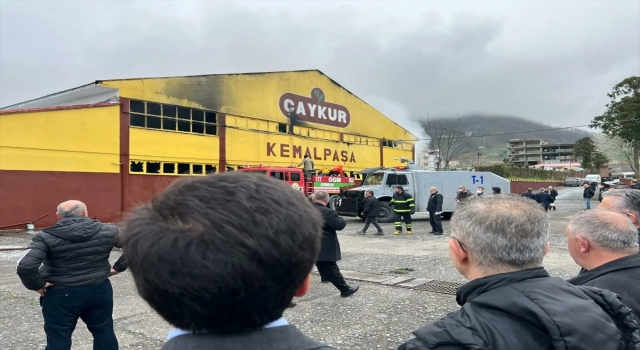 Artvin’de çay fabrikasında çıkan yangına müdahale ediliyor
