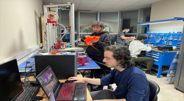 Sakarya Üniversitesi öğrencilerinin geliştirdiği model uydu ABD’deki yarışmanın finalinde yarışacak