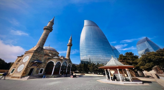 Azerbaycan’da ramazan ayının ilk cuma namazı kılındı