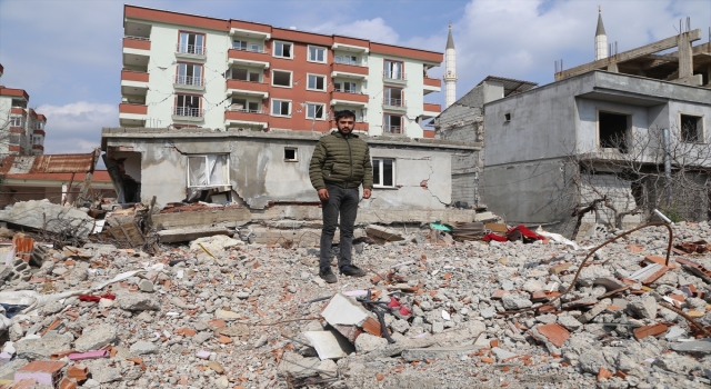 Anne babasını kurtarmak için girdiği bina yıkılınca kendi de enkazda kaldı
