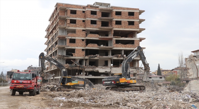 Hatay’da enkaz kaldırma ve yıkım çalışmaları 20 mahallede devam ediyor