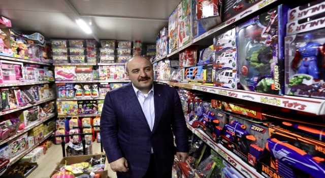 Bakanlar Varank ve Karaismailoğlu, Adıyaman’da depremzedelerle iftar yaptı