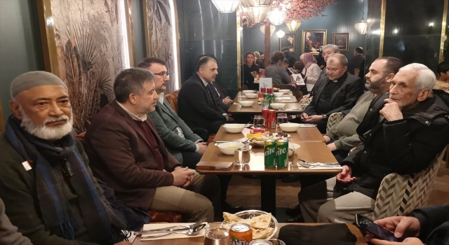 Stockholm’de Müslüman, Hristiyan ve Budistler iftarda buluştu