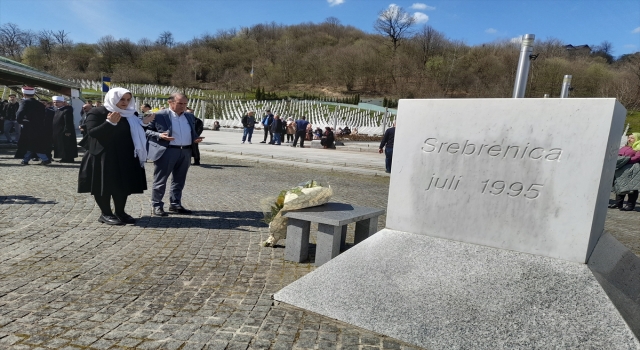 Srebrenitsa soykırımı kurbanlarının ilk toplu cenaze töreninin 20’nci yıl dönümü