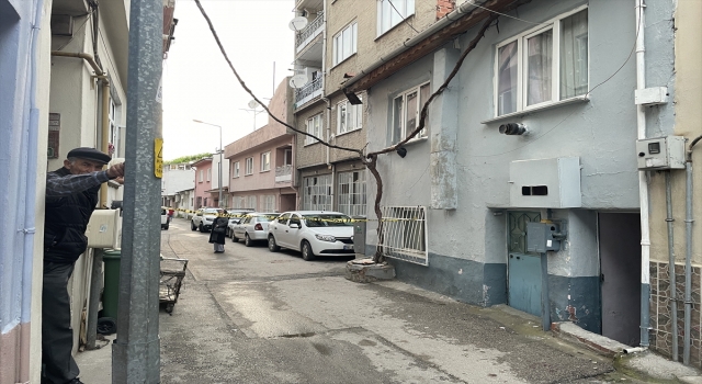 Bursa’da üvey babasını ve annesini bıçaklayan saldırgan kendisini yaraladı