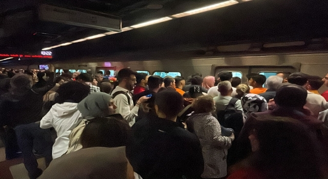 YenikapıHacıosman Metro Hattı’ndaki seferlerde aksama yaşanıyor