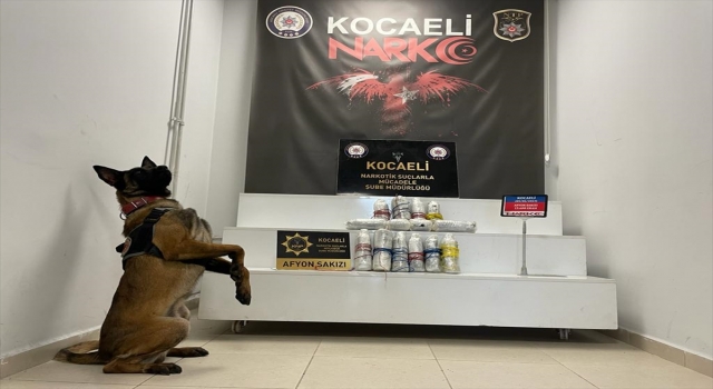 Kocaeli’de otomobilde 15 kilo 600 gram afyon sakızı ele geçirildi