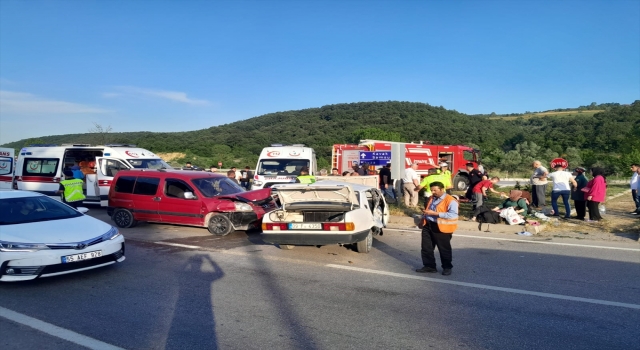 Samsun’da otomobil ile hafif ticari aracın çarpıştığı kazada 4 kişi yaralandı