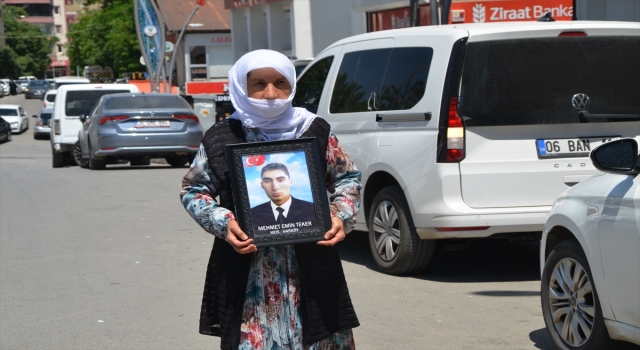 Muşlu aileler çocukları için HDP önündeki eylemlerini sürdürdü