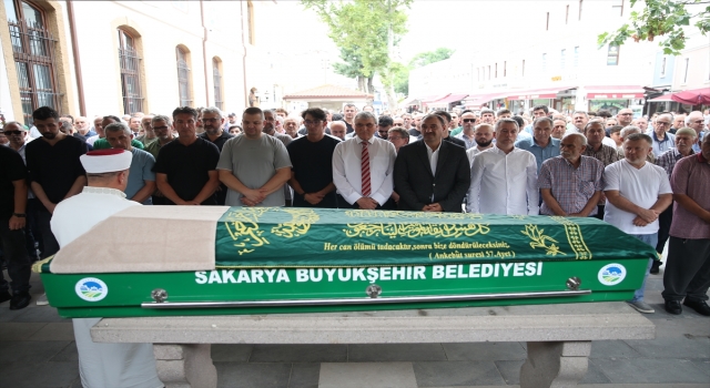 Olimpiyat şampiyonu Mete Gazoz’un vefat eden dedesi Sakarya’da toprağa verildi