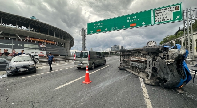 Kağıthane’deki trafik kazasında 2 kişi yaralandı