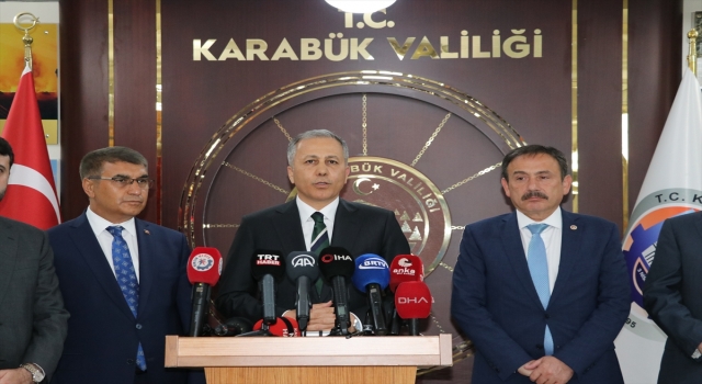 İçişleri Bakanı Ali Yerlikaya, Hatay’ın Belen ilçesindeki orman yangınıyla ilgili gözaltına alınan iki kişiden birinin tutuklandığını açıkladı. 