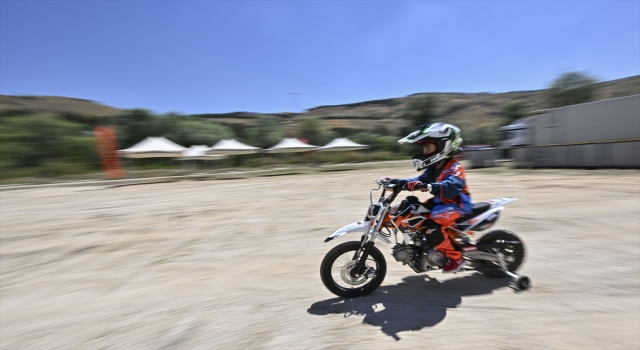 Motosiklet tutkunları ”Ankara Motosiklet Festivali”nde buluştu