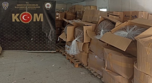 Kocaeli’de kargo şubesinde 2 ton 525 kilogram kaçak tütün ele geçirildi