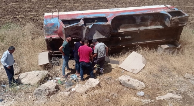 Mardin’de devrilen su tankerinin altında kalan kişi öldü