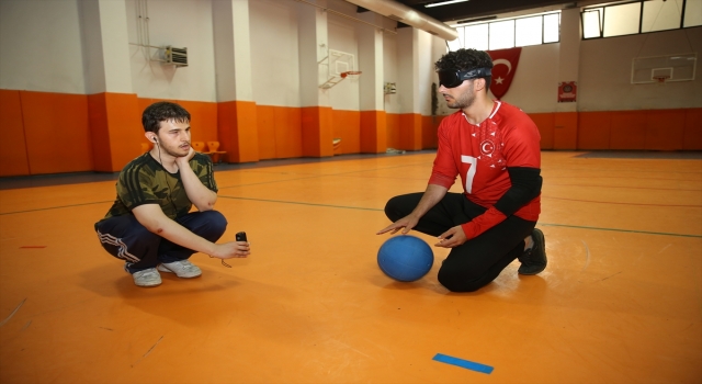 Üniversiteli genç kendisi gibi görmeyenler için bilgisayar oyunu tasarlıyor