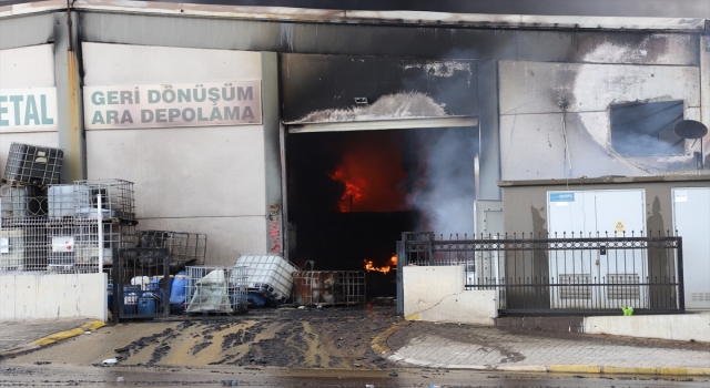 GÜNCELLEME Denizli’de geri dönüşüm depolama tesisinde yangın çıktı