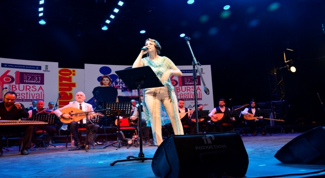 ”61. Uluslararası Bursa Festivali”nde Dilek Türkan ve Bursa Büyükşehir Belediyesi Orkestrası sahne aldı