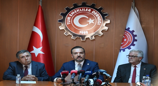 İYİ Parti Sözcüsü Zorlu, Tüm Emekliler Derneği’ni ziyaret etti: