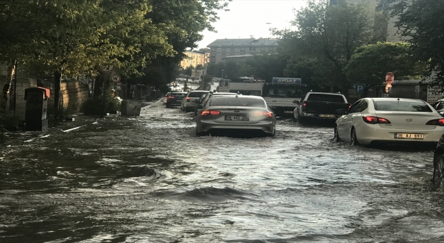 Kars’ta sağanak ve dolu su baskınlarına neden oldu
