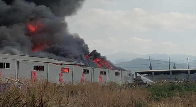 Bursa’da iplik fabrikasında yangın çıktı