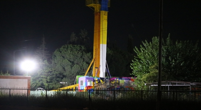İzmir’deki lunaparkta savrulan salıncağın ağaca çarpması sonucu 6 kişi yaralandı