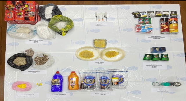 İstanbul’da AVM’de çantanın patlaması üzerine düzenlenen terör operasyonunda 11 kişi gözaltına alındı