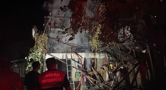 Bolu’da, çıkan yangında yayla evi kullanılamaz hale geldi