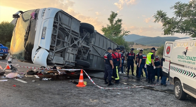 Denizli’de kum yüklü kamyonun çarptığı otobüsteki 6 kişi öldü