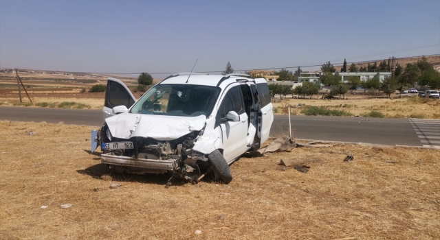 Gaziantep’te hafif ticari araçla otomobil çarpıştı, 3 kişi öldü, 6 kişi yaralandı