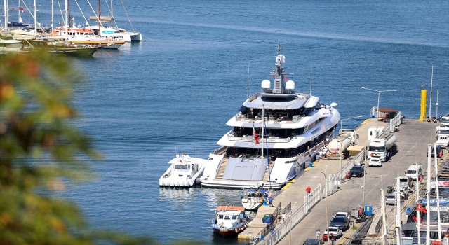 Fethiye’de lüks yat Polestar’a yakıt ikmali yapıldı